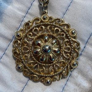 Lisner vintage gold necklace